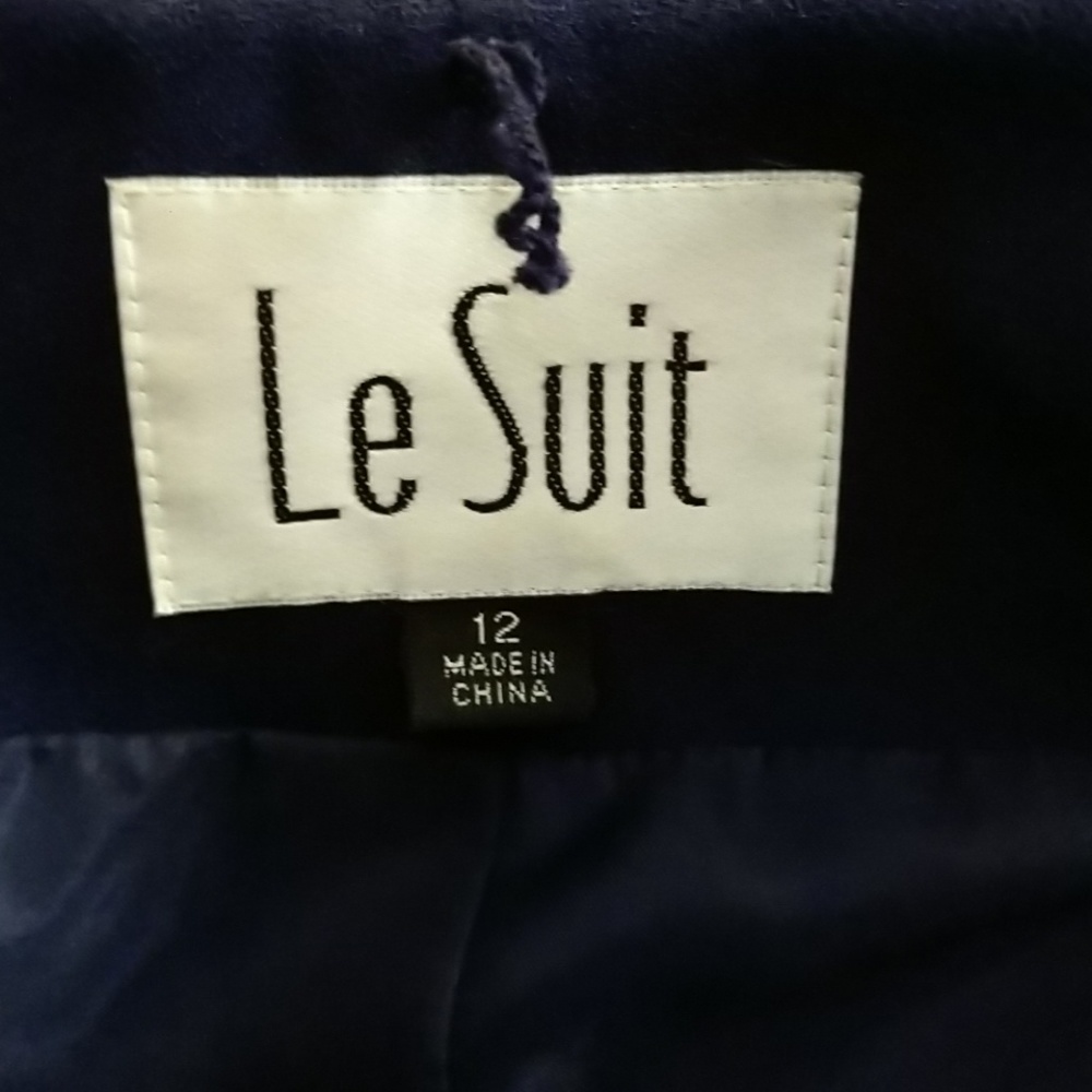 Suit - Picture 2 of 6